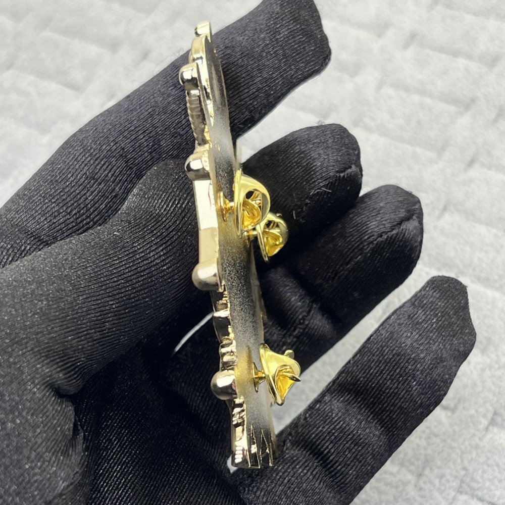 Broche Pour Homme En Forme De Plume Dorée Avec Chaîne De Suspension Et