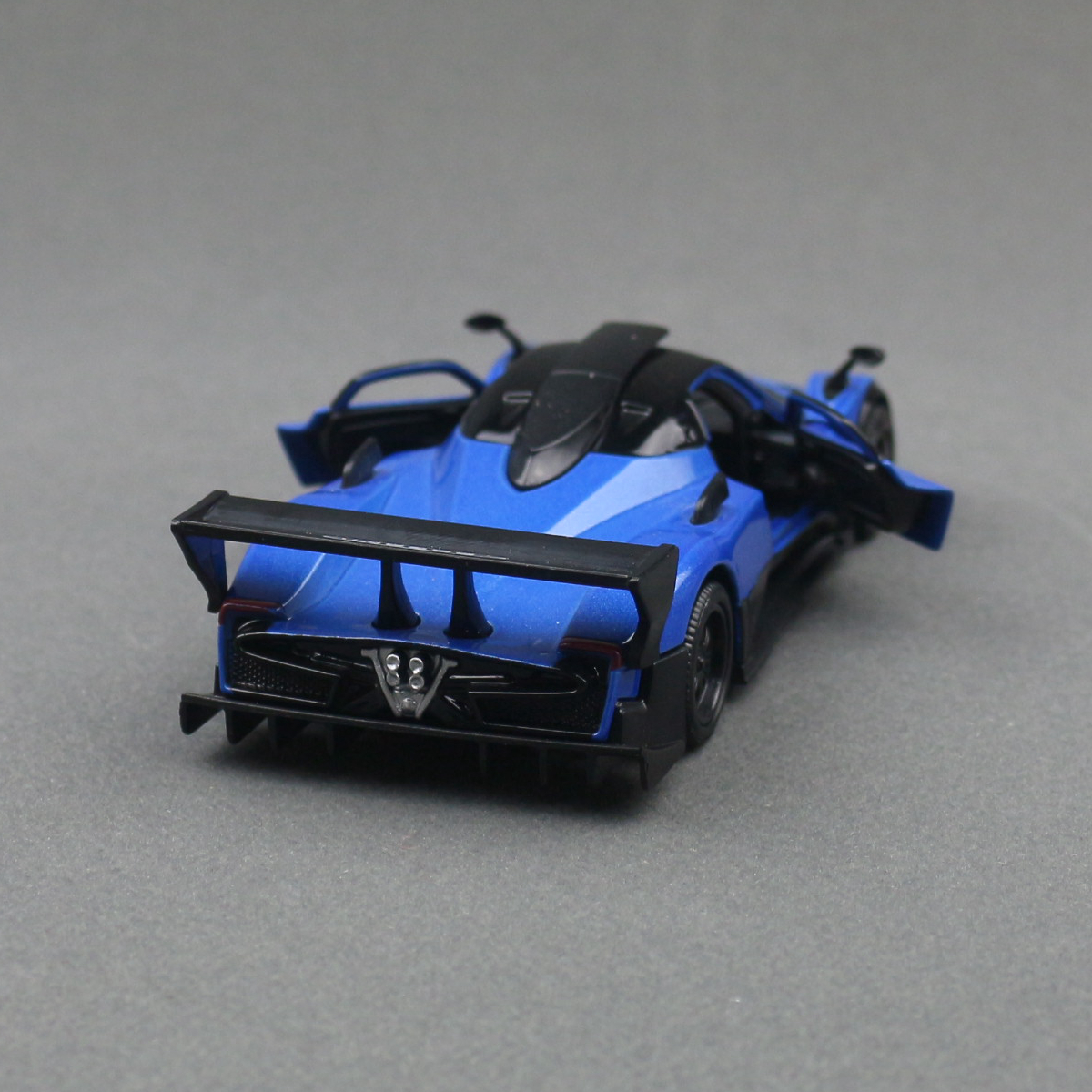 RMZ City Pagani Zonda 1/36 – Voiture En Alliage Die-cast – Pull-back – Portes Ouvrantes – Cadeau Enfant 3+ – Déco Adulte