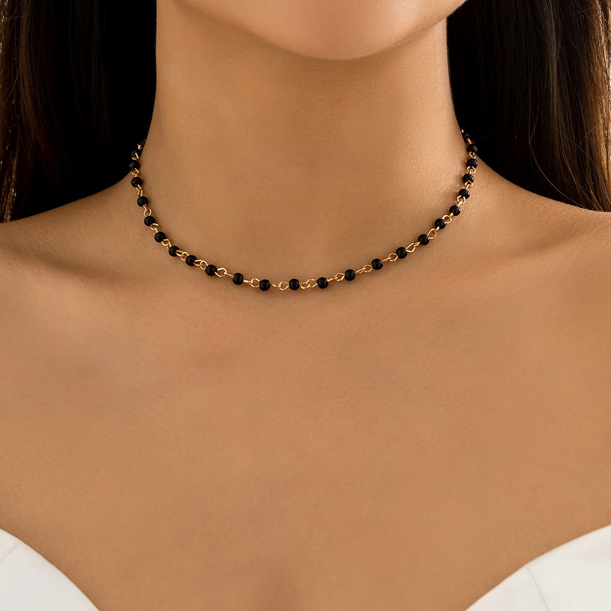 A choker hot sale necklace