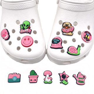 12pcs/set Pink Style Cute Shoe Charms for Croc Sandals PVC Acessórios Fofos Fit Clogs Sapatos De Jardim Femininos Presentes De Aniversário Para Crianças