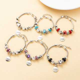 1 Pacote de placa redonda Carta Carta Carta LOVE Pingente Ladies Casual Style Acessórios de Moda Acessórios de Metal diy Beaded Pulseira