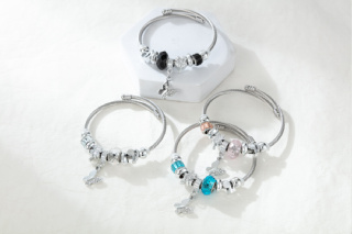 1 Pingente Borboleta com Pulseira de Peso Elegante Estilo Sexy para Senhoras Pulseira de Aço Inoxidável Pulseira Hipoalergênica Multi-Elemento Feminino