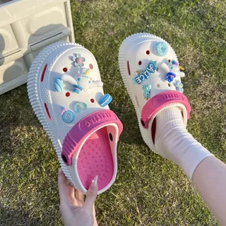Sapatos de Buraco Femininos Novo Estilo diy Creative Cartoon Outer Wear Hot-selling Anti-derrapante Baotou Soft Thick-soled Beach Sandals Slipp
