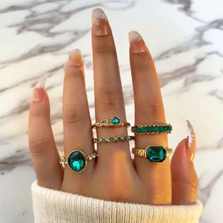 Conjunto de 5 anéis ovais com pedras verdes e detalhes brilhantes, estilo vintage europeu e americano, joias versáteis. em Oferta na Shopee