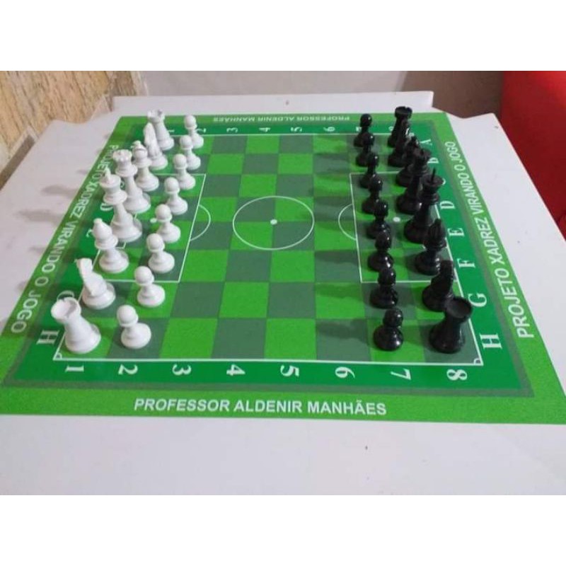 Modelo de maquete de smartphone de aplicativo de jogo de xadrez