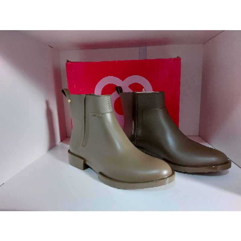 Bota da best sale petite jolie