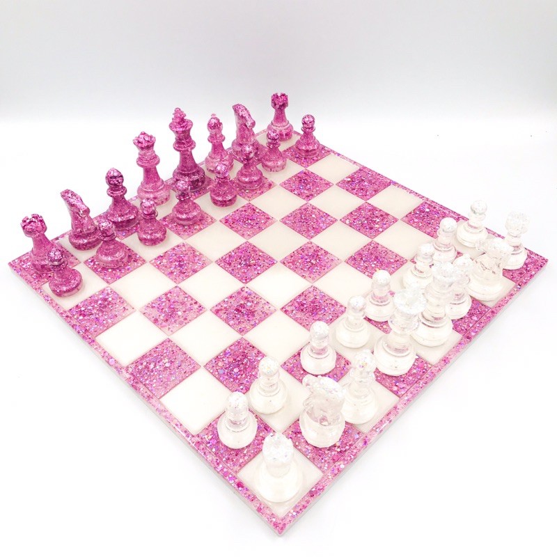 Tabuleiro de xadrez com um conjunto completo de peças de xadrez