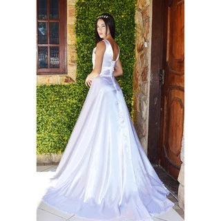 Vestido De Noiva Peito De Renda Sem Brilho Linda E Cauda