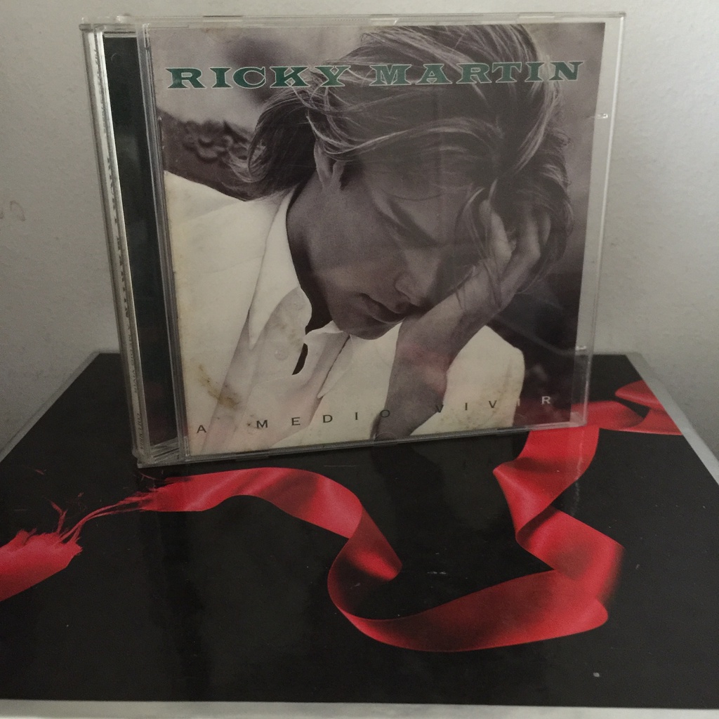 CD: Ricky Martin - A Medio Vivir | Shopee Brasil