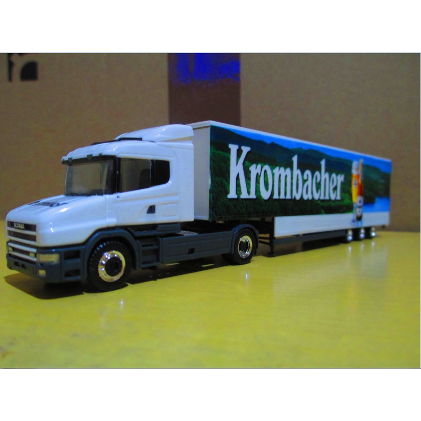 Miniatura Caminhão Scania 124 420 bicuda e Carreta Báu Rebaixado da  Cervejaria Krombacher - Herpa 1/87