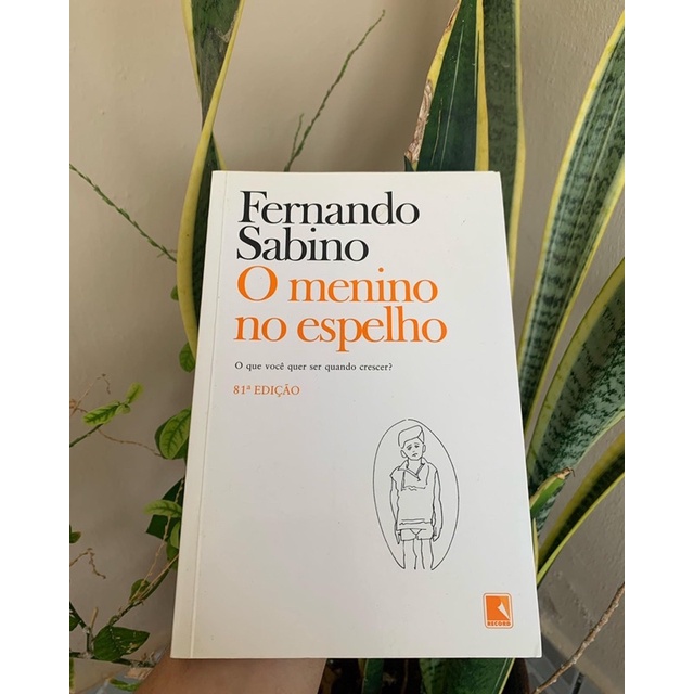 Livro - O menino no espelho | Shopee Brasil