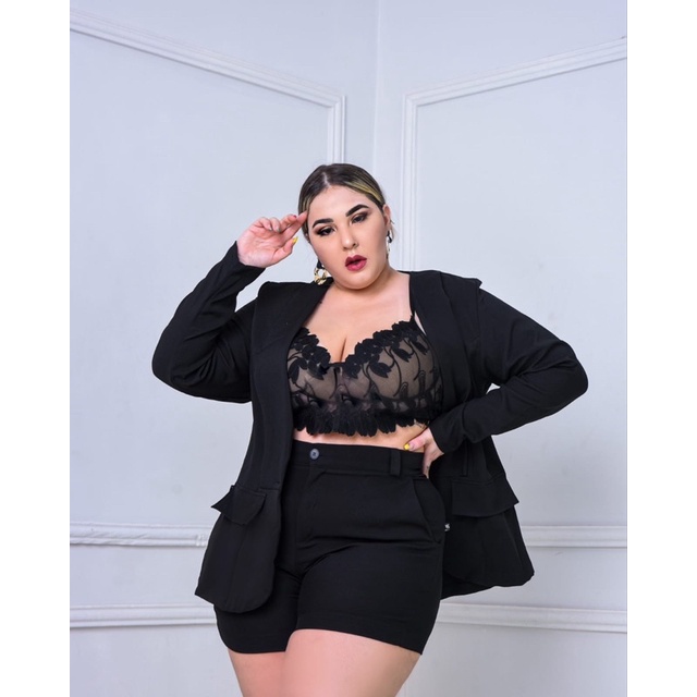 Conjunto short e store blazer plus size