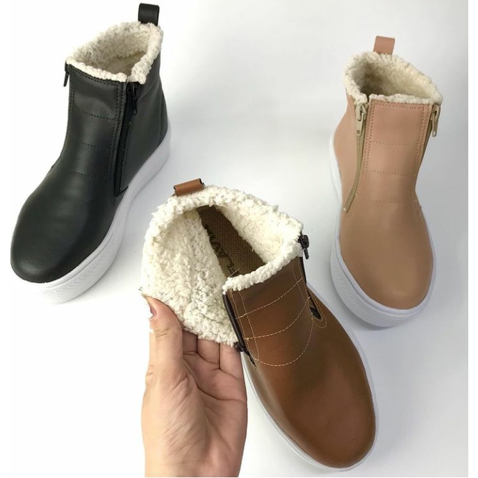 Botas com 2024 pelinho feminina