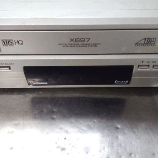 video cassete semp vcx 697 precisa reparos esta ligando mais solta a fita