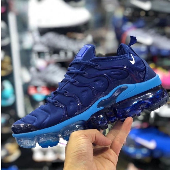 Super vapormax store