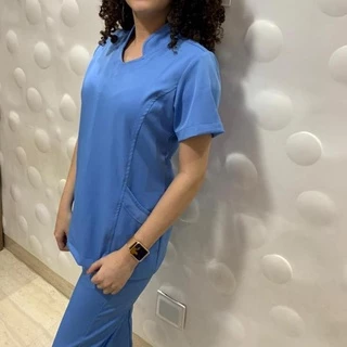 Scrub / Pijama Cirúrgico Decote + BORDADO NOME E PROFISSÃO INCLUSO