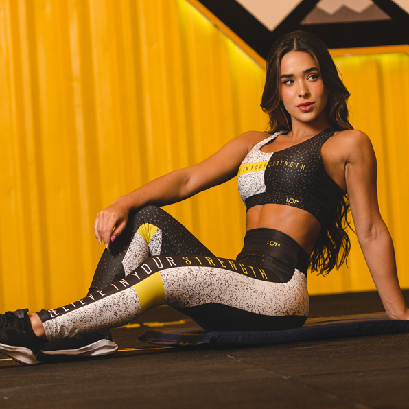 Calça Legging Suplex Fitness Feminina para Treinar Sublimada Preta com  Branco Estampada Esporte