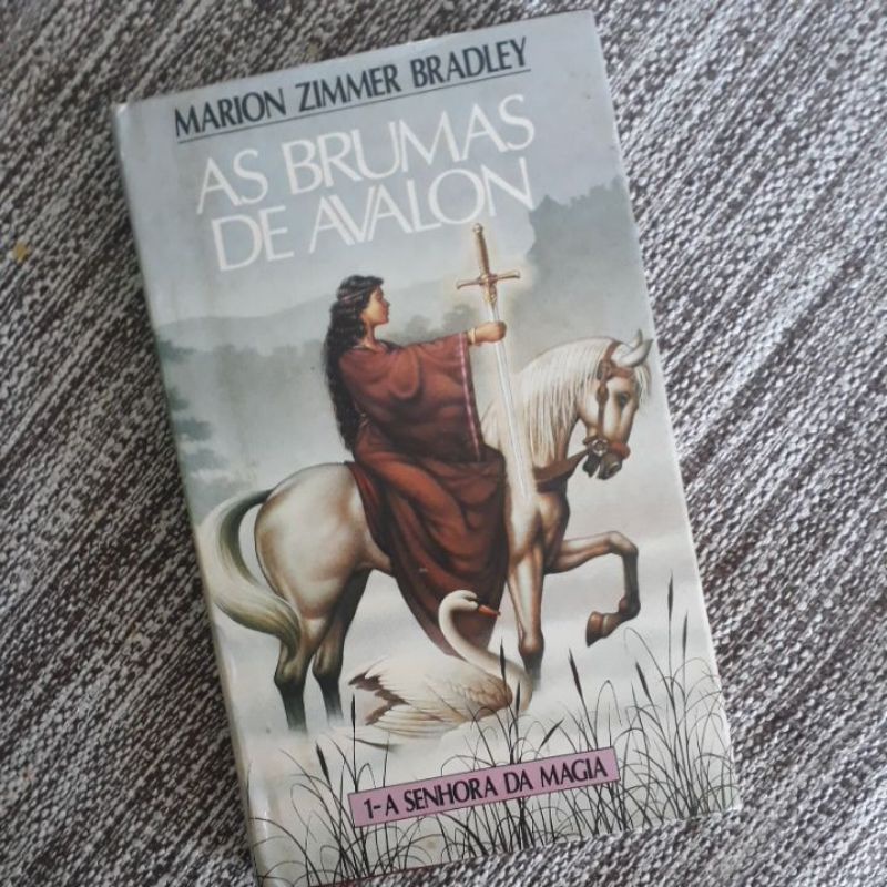 Lovely Place: As Brumas de Avalon - A Senhora da Magia (Marion Zimmer  Bradley)