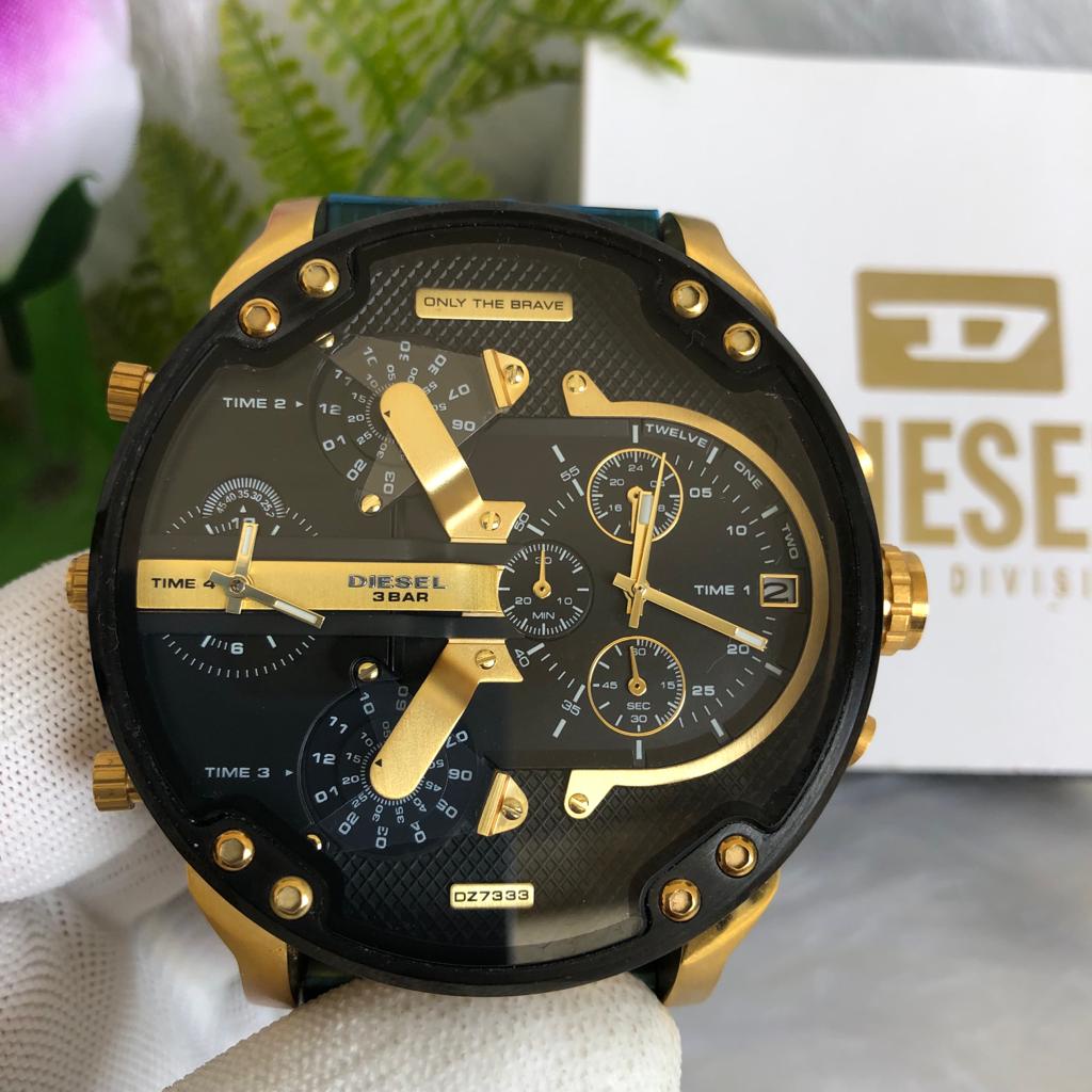 Relógio Diesel DZ-7333 3 BAR Dourado Luxo Moda Masculino Fundo Preto