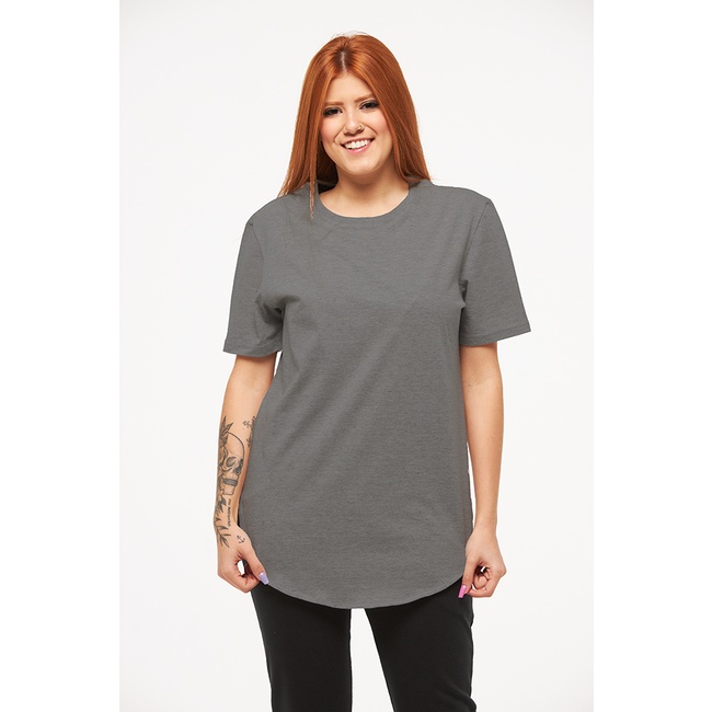 Camiseta Plus Size LongLine Básica Preta