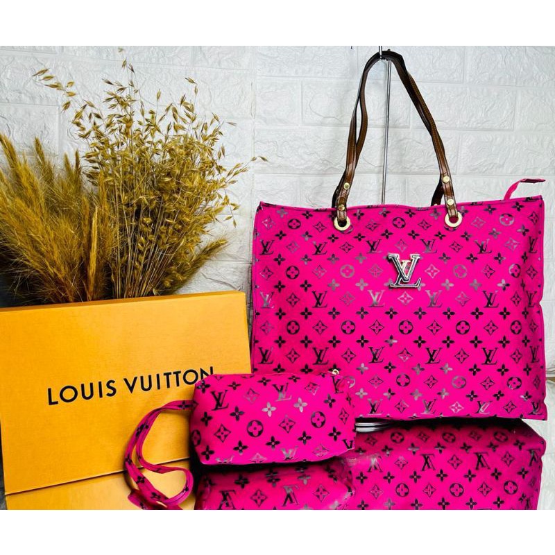 Preços baixos em Louis Vuitton Necessaire/Bolsa de cosméticos