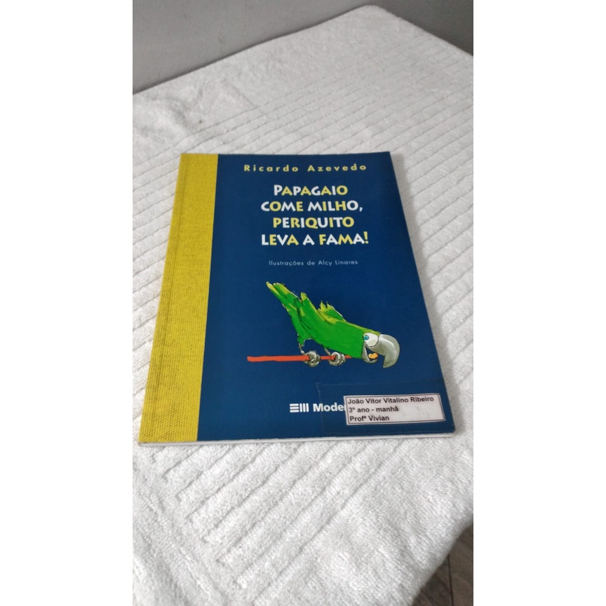 Papagaio come milho, periquito leva a fama! | Shopee Brasil