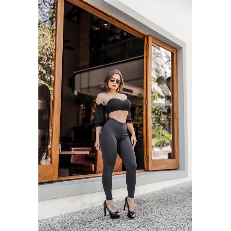 Calça Legging Preta Básica Cintura Alta Encorpada Grossa Fitness.