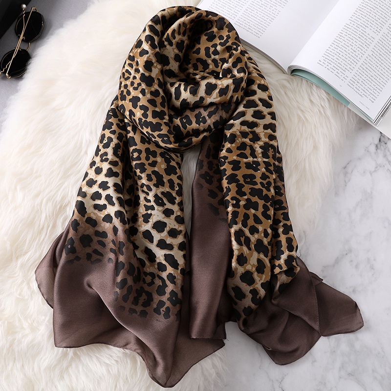 Cachecol / Xale / Lenço Feminino De Seda Com Estampa De Leopardo