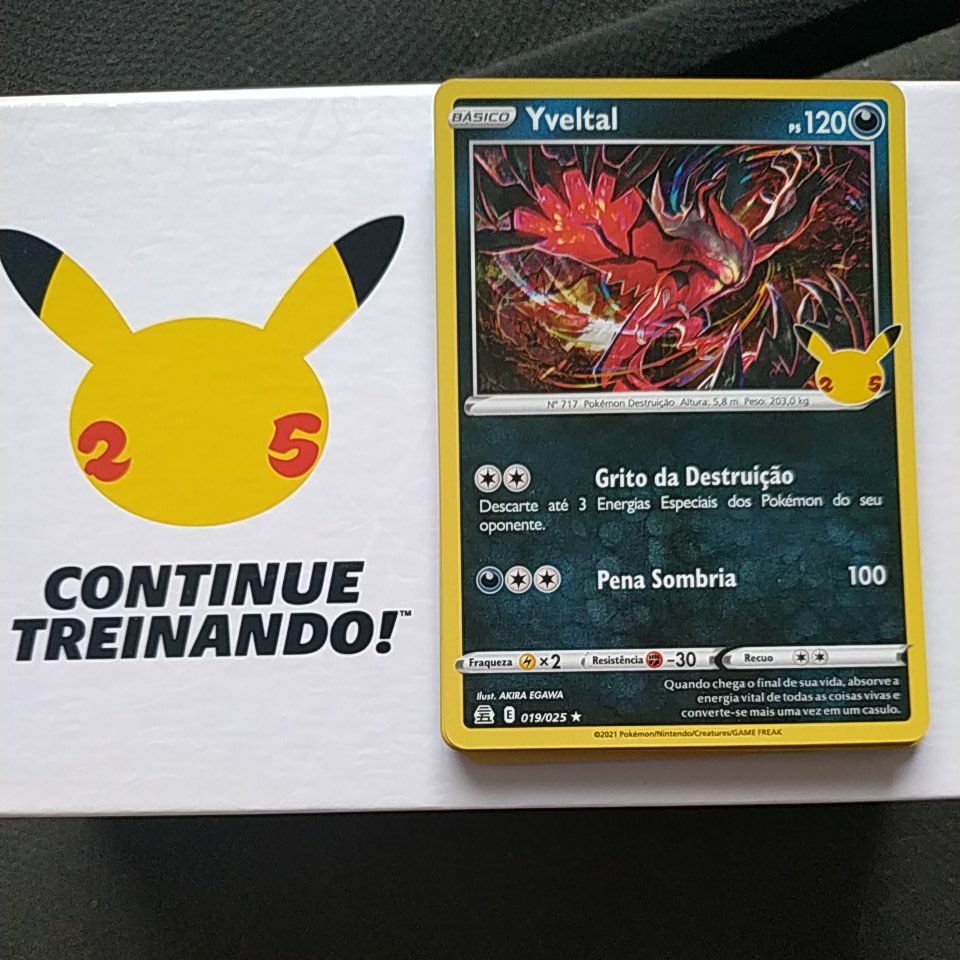 Carta Pokémon Lendária Da Coleção Celebrações Yveltal