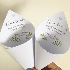 Kit cone chuva de amor para casamento com pétalas artificiais