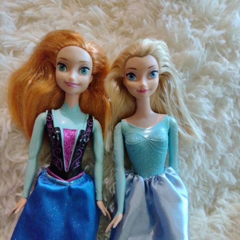 Ana and top elsa barbie dolls