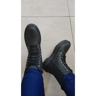 Bota Coturno Feminino Militar com Ziper Blogueira Modinha Plataforma Salto Reto Confortável 1105 Preto Fosco