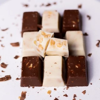 Chocolate Chuim 100 unidades de 12gramas cada - 12 Meses de Válidade - Embalagem Segura
