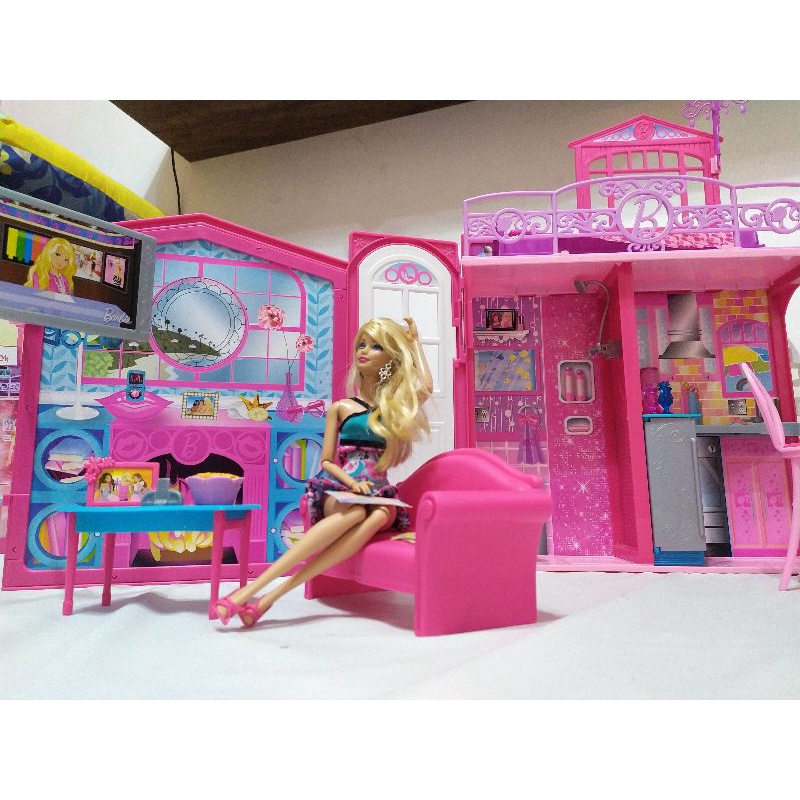 Barbie store glam house