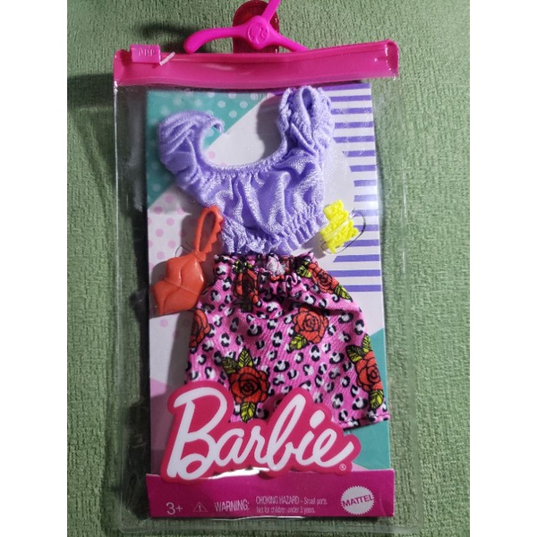 DS Eugie showing off her Gucci bag  Roupas, Roupas para barbie, Barbie