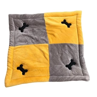 TAPETE COLCHONETE PET KIT COM 3 PEÇAS 70X70 BORDADO