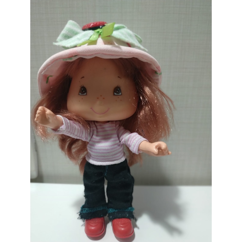 Boneca Moranguinho anos 2000. | Shopee Brasil