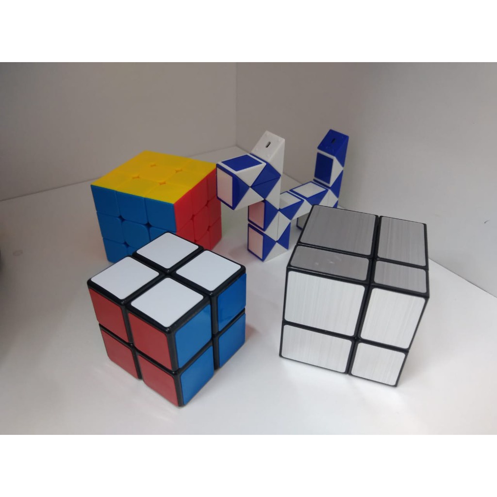 Kit 4 Cubos Magicos Diferentes Moyu Cubo Mágico Colorido 132