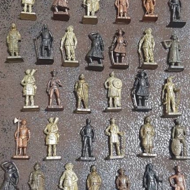 Soldadinho de metal kinder ovo