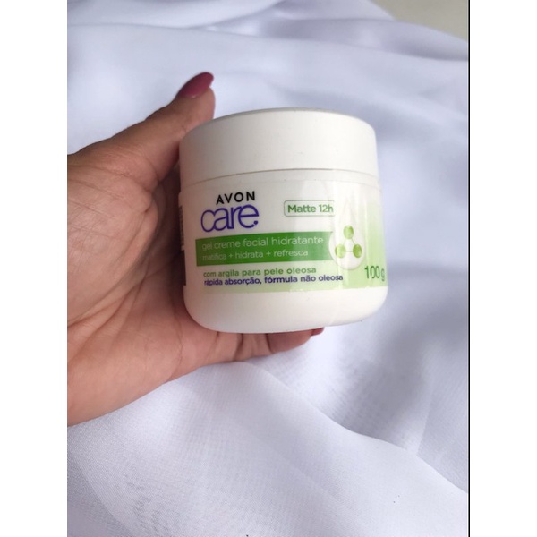 Gel Creme Facial Hidratante Matificante Refrescante Avon Care 100g - Efeito  Matte 12h em Promoção na Americanas