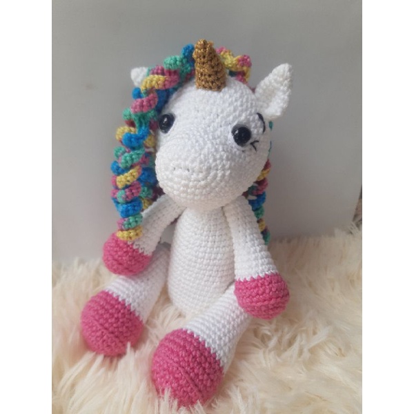 Unicórnio em amigurumi