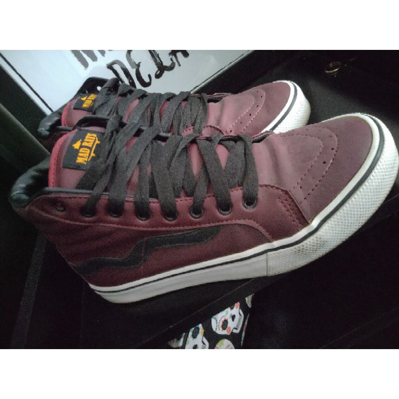 T nis skate Mad Rats cano alto couro vinho