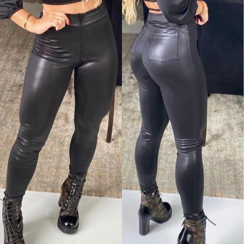 Calça legging com hot sale couro na frente