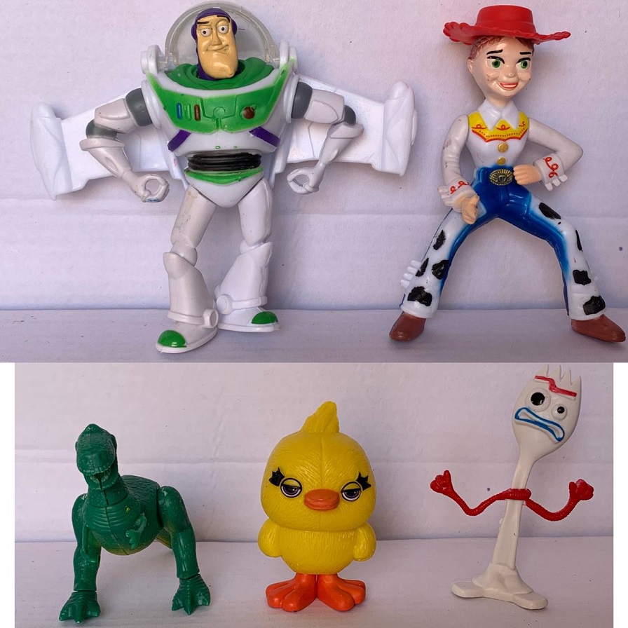 Brinquedo Peões tematicos Toy Story Disney lacrado.