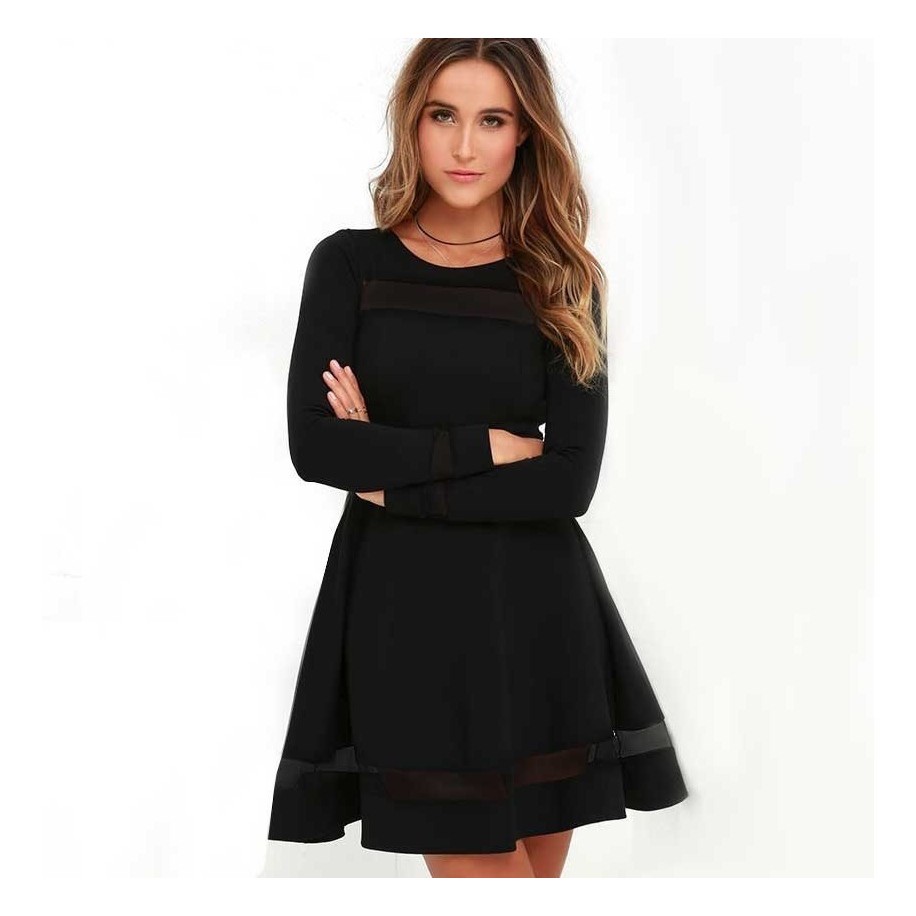 Vestido preto rodado manga hot sale longa