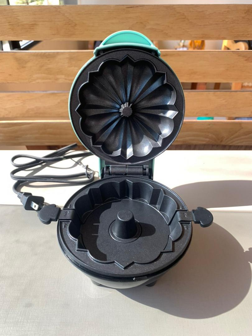 Dash Mini Bundt Cake Maker Aqua 4 inch for Sale in Philadelphia, PA -  OfferUp