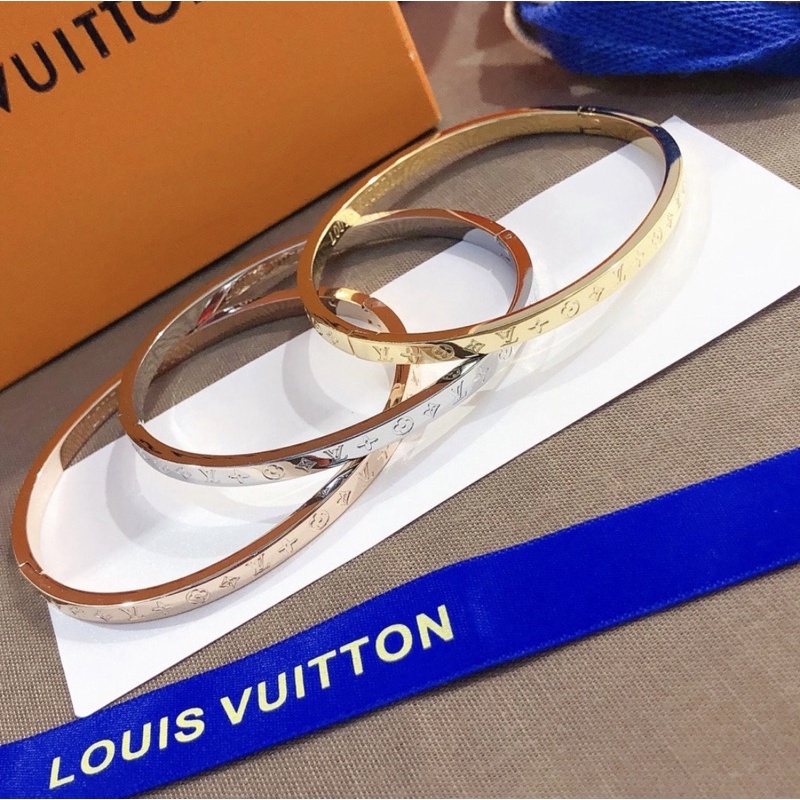 LV / Pulseira Louis Vuitton de Aço / Artigo de Luxo / Pulseira LV de Aço  com detalhes Crivados.