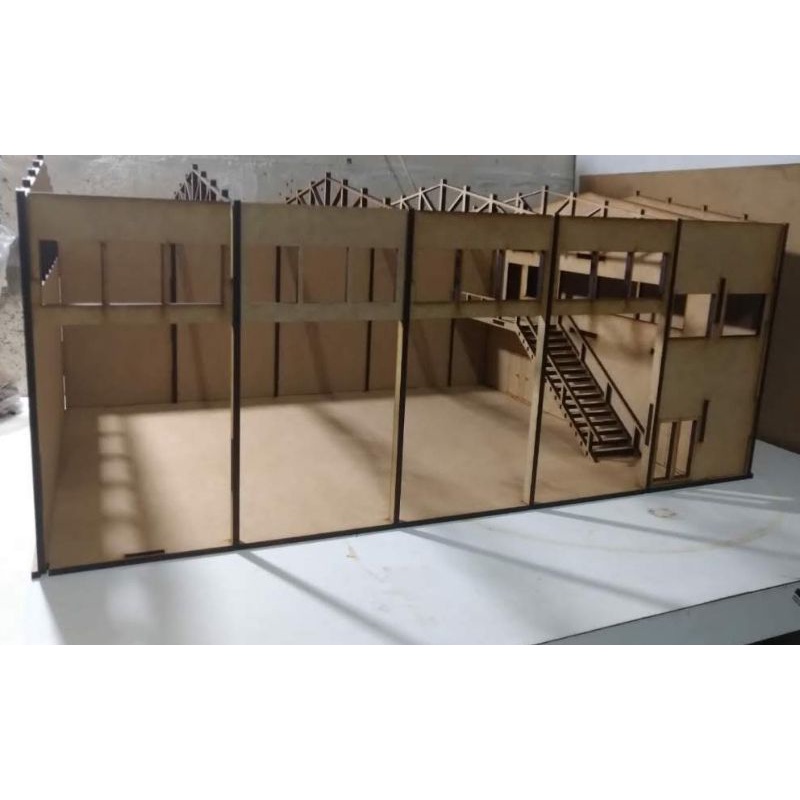 Diorama Galpão para Miniaturas de caminhão 1.32