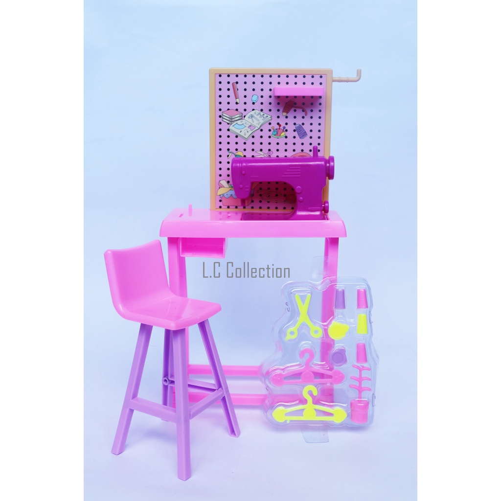 Ateliê De Costura Da Barbie Estúdio Fashion Playset em Promoção na  Americanas