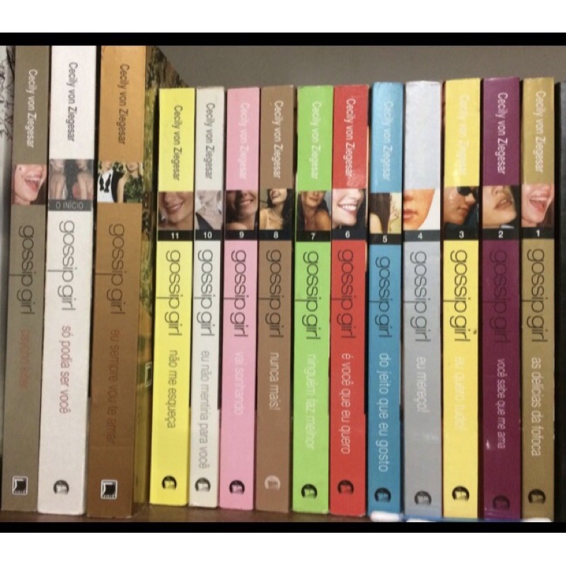 Coleção de Livros Gossip Girl. São 12 livros no total, todos